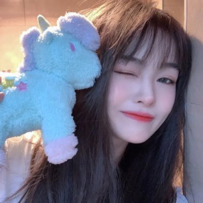 圣洁的艾曼妞